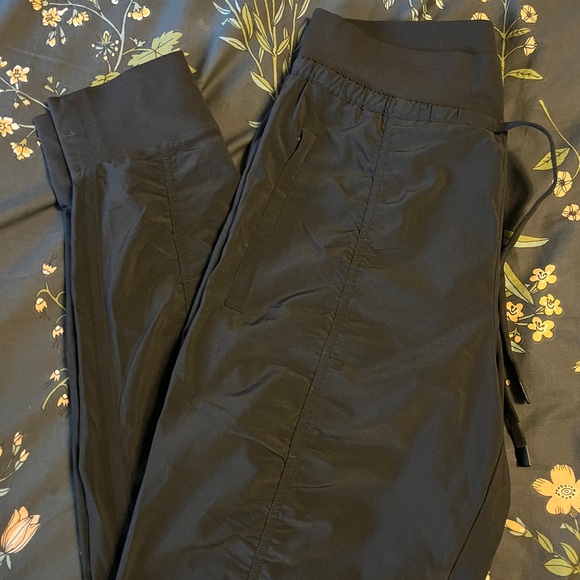 Athleta Attitude II Pant, size 4. - Picture 2 of 4